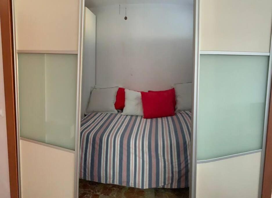 Apartment First Line Of The Sea Benalmádena Exterior foto